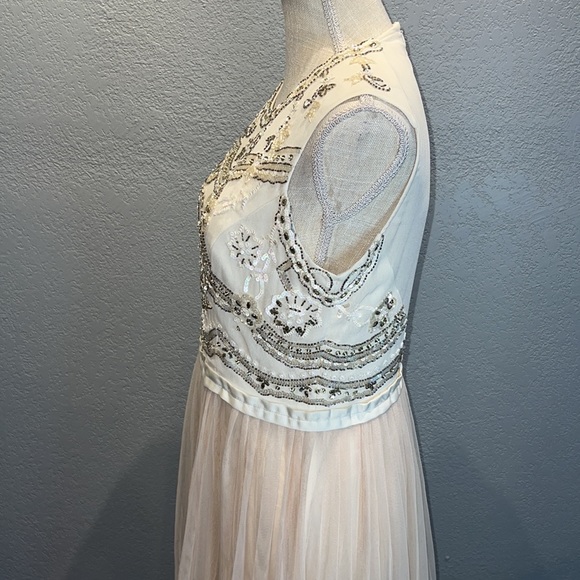 Needle & Thread Embellished By Hand Formal Gown - Size 10 - Picture 7 of 16